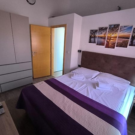 Apartments Pongrac ツレス エクステリア 写真